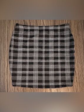 Women's Black & White Plaid Mini Skirt